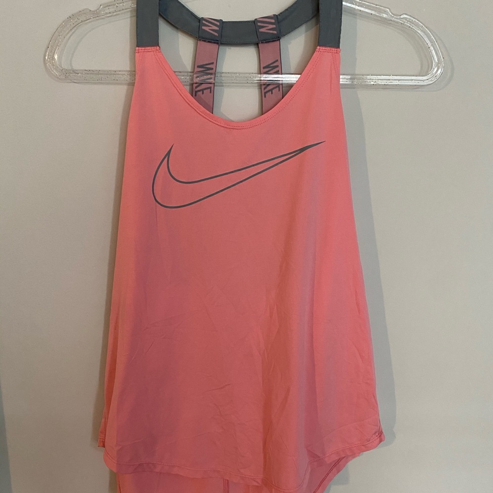 Nike top